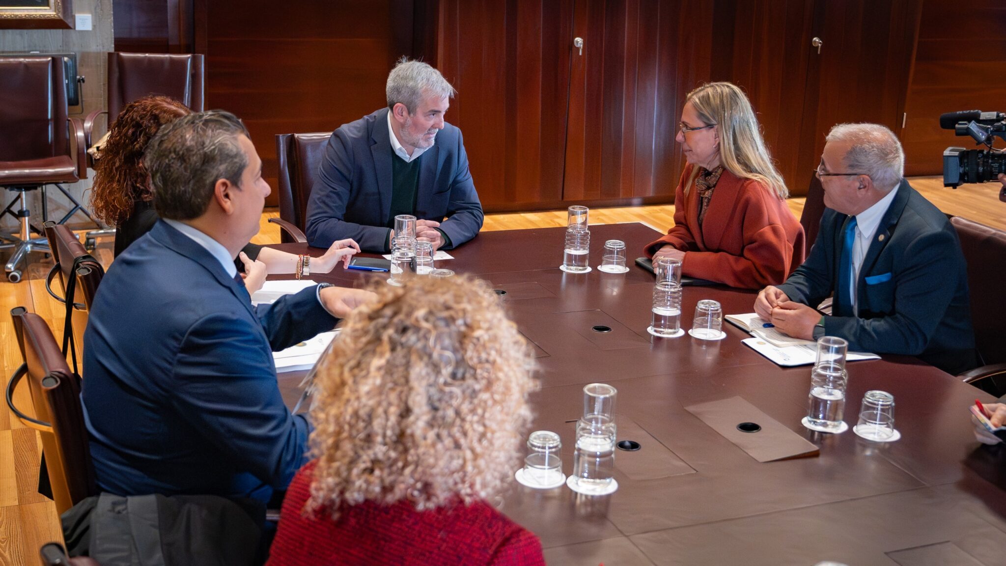 reunión Clavijo Canarias Importa II